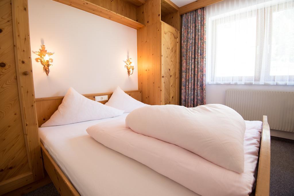 Pension Roasthof Neustift im Stubaital Eksteriør billede